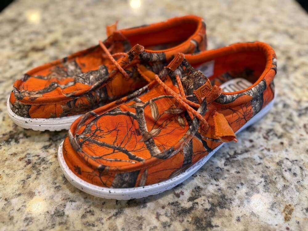 Hey Dude Wally Realtree Edge Colors Orange Hunting Camo M8